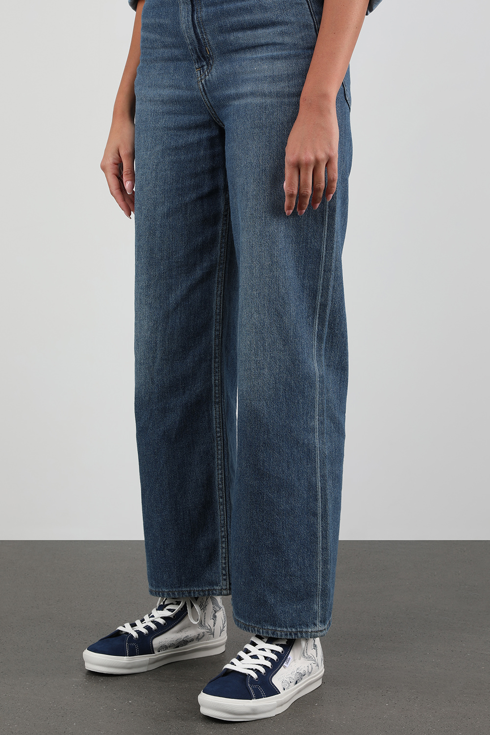 ואנס X שרה אנדלמן נעלי סניקרס גבוהות בגווני כחול ולבן